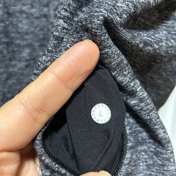 Lululemon Surge Warm 1/2 Zip Heathered Black - Men’s Size Large - Picture 10 of 10